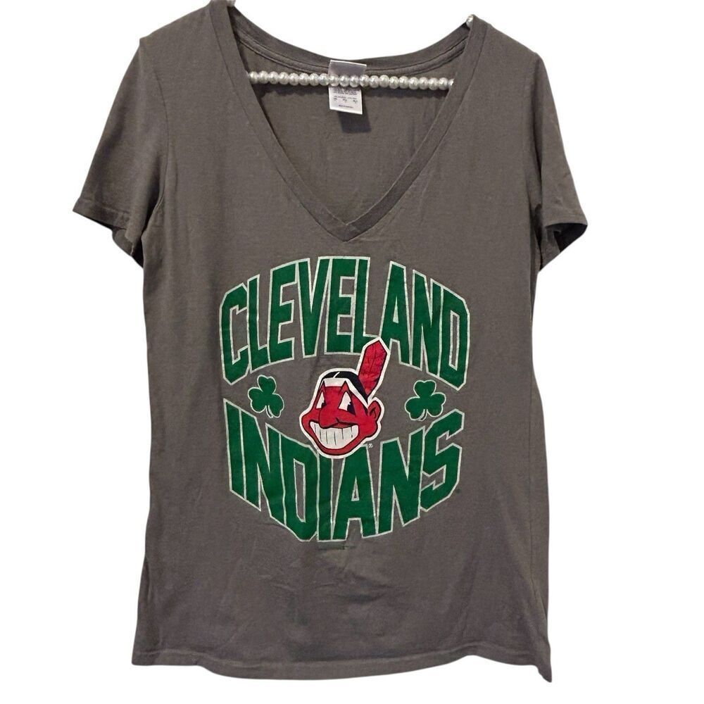 Cleveland Indians Chief Wahoo Womens Size L V-Neck T Shirt Campus Lifestyle